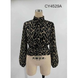 BLOUSE MOTIF